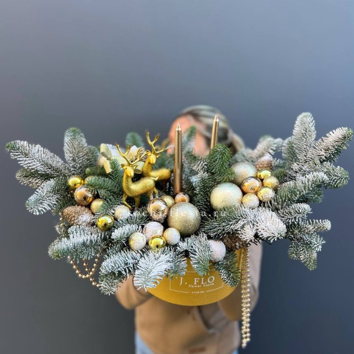 Композиция "Мери крисмас голд" в Нижнем Новгороде