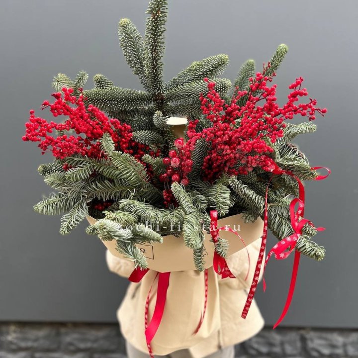 Букет нобилиса и ягод в Нижнем Новгороде