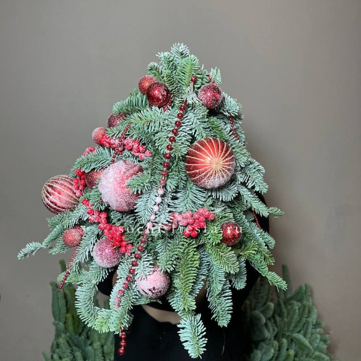 Ёлка красная в Нижнем Новгороде