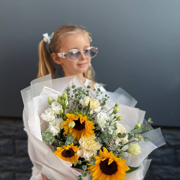  Букет  из стойких цветов с подсолнухами в Нижнем Новгороде