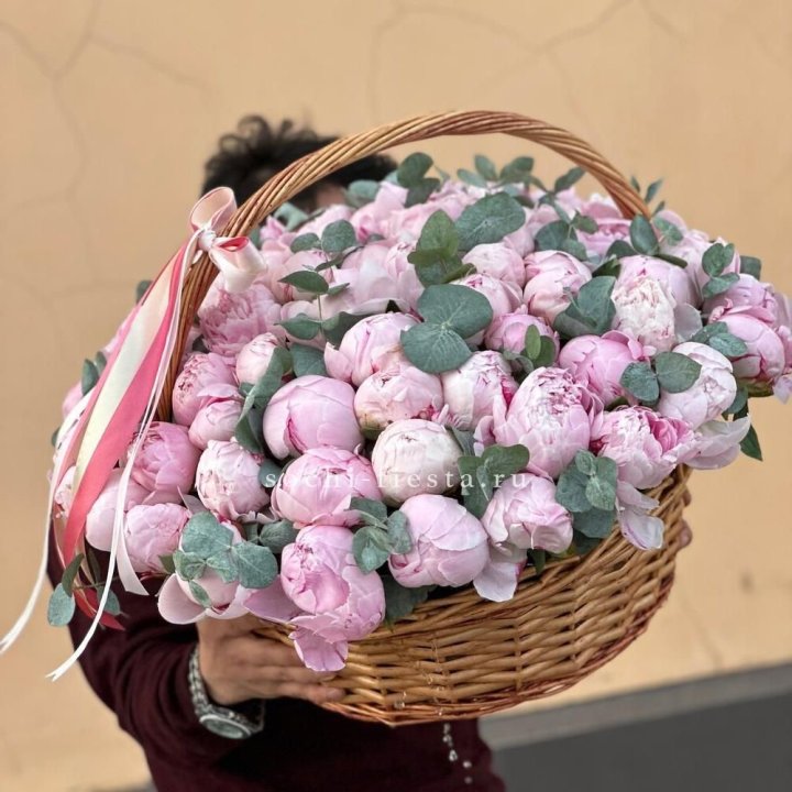 Корзина пионов "75" в Нижнем Новгороде