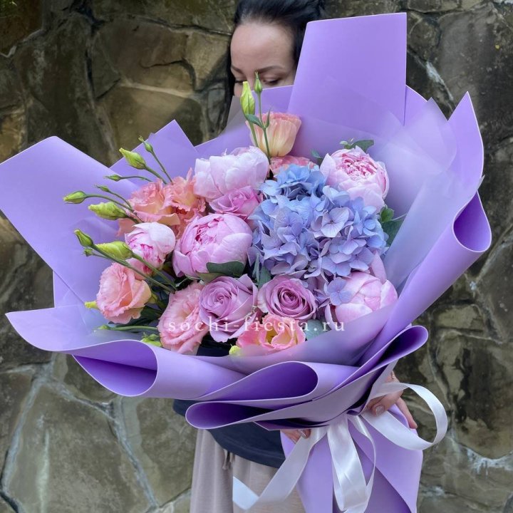 Букет с пионами "Блю логан" в Нижнем Новгороде