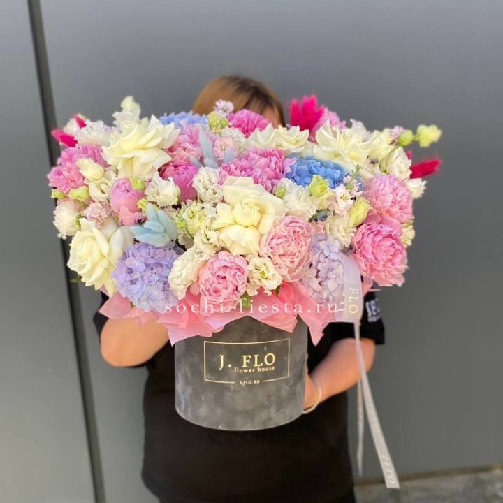 Цилиндр с пионами "Аса" в Нижнем Новгороде