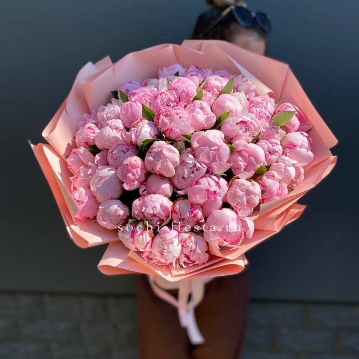 Нежный букет 51 пионов  в Нижнем Новгороде