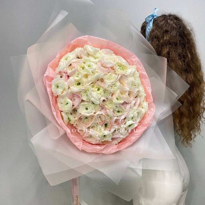 113 ранункулюсов  в Нижнем Новгороде