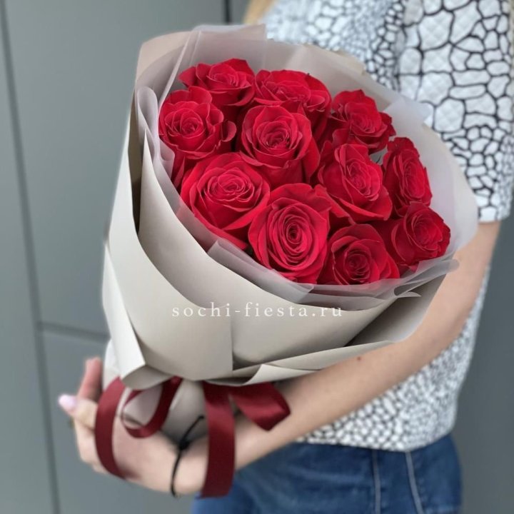Букет красных роз "Рози" в Нижнем Новгороде