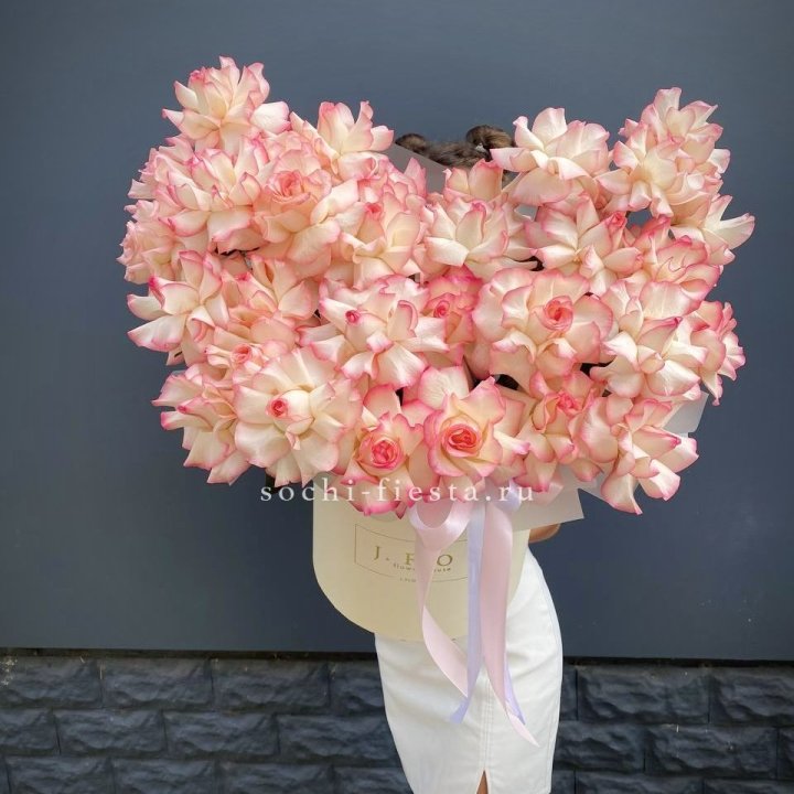 31 французская роза Джумилия в боксе в Нижнем Новгороде