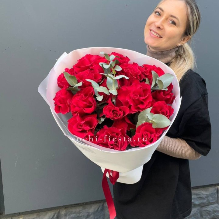 17 Красных французских роз в Нижнем Новгороде
