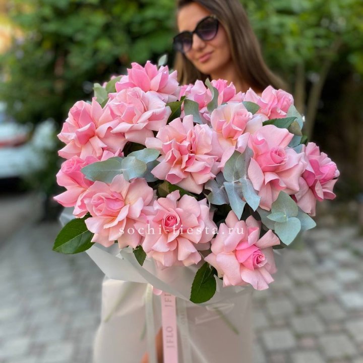 17 Розовых  французских роз в Нижнем Новгороде