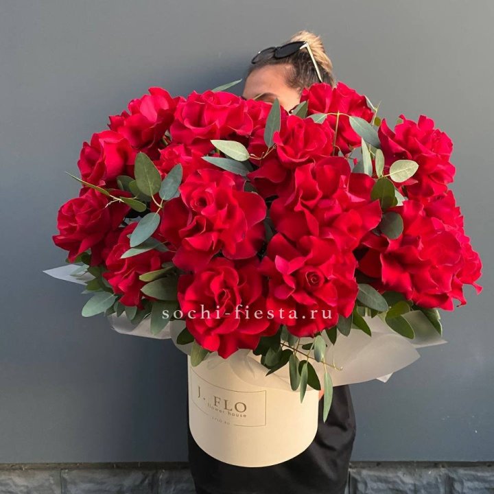 25 Французских красных роз в коробке в Нижнем Новгороде