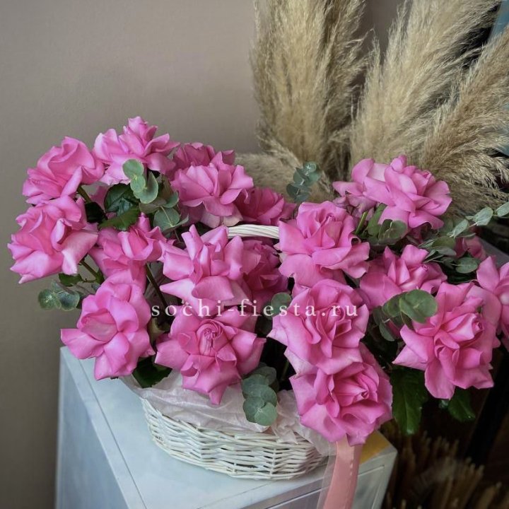 25 роз в цветочной корзине Пинк в Нижнем Новгороде