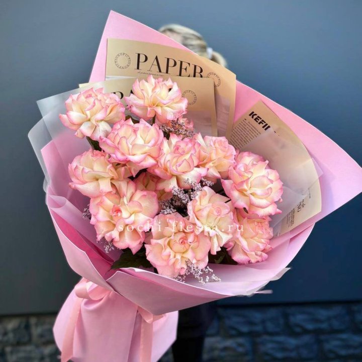 15 французских роз "Джумилия" с доставкой в Нижнем Новгороде