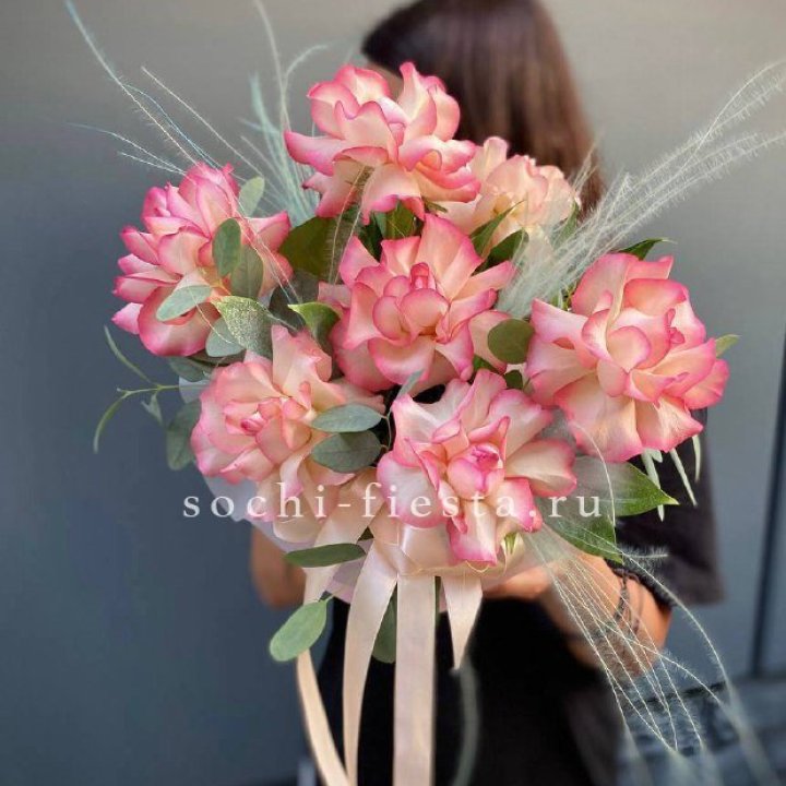 9 Французских роз Джумилия в боксе в Нижнем Новгороде