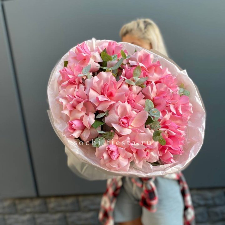 17 розовых роз в Нижнем Новгороде