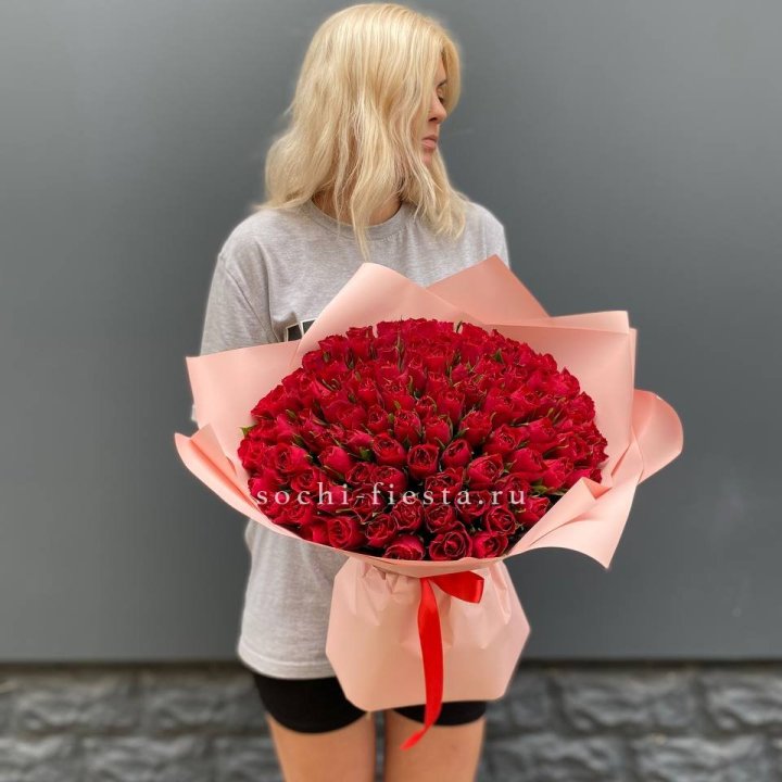 101  красная кенийская роза  с доставкой в Нижнем Новгороде