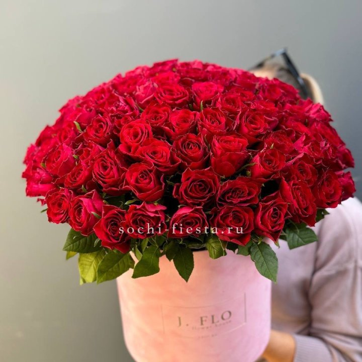 101 кенийская роза в цилиндре с доставкой в Нижнем Новгороде