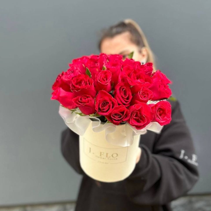 27 кенийских роз в боксе в Нижнем Новгороде