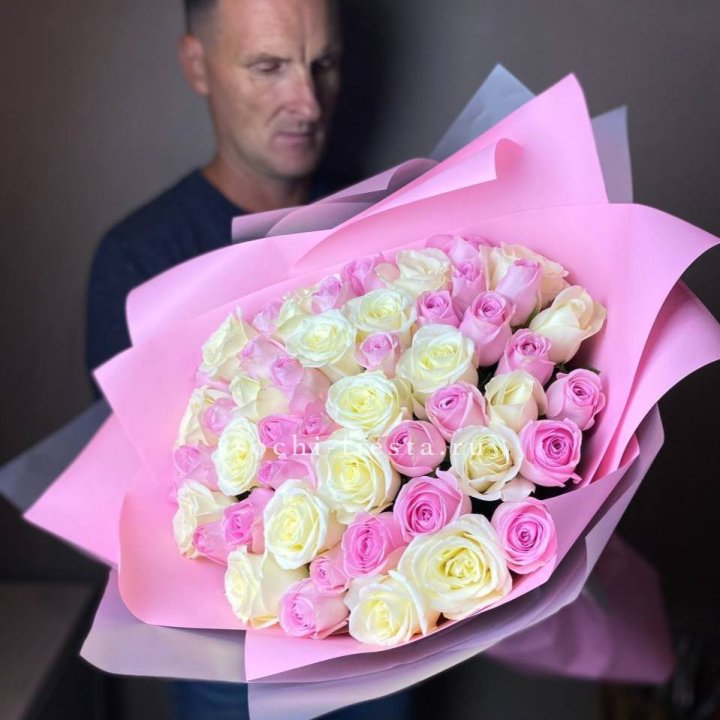 51 белых и розовых роз в Нижнем Новгороде