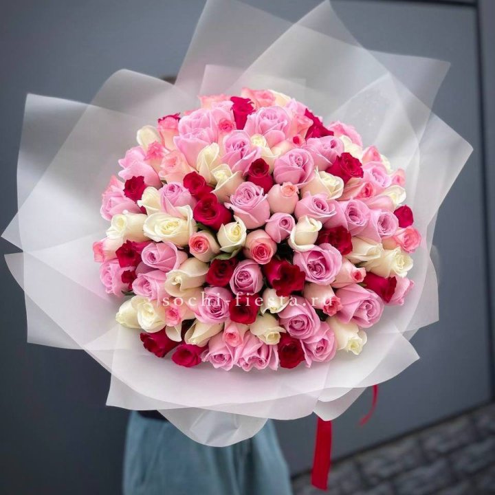 101 разноцветная роза "Карусель" в Нижнем Новгороде