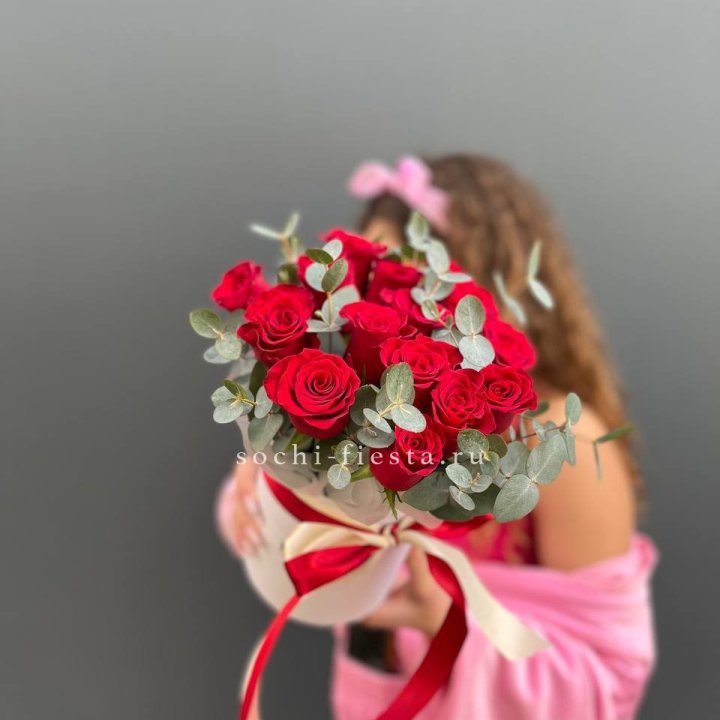 15 Красных роз в боксе №2 в Нижнем Новгороде