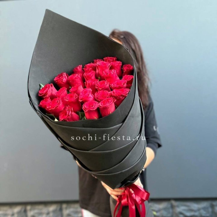 25 высоких красных роз с доставкой в Нижнем Новгороде