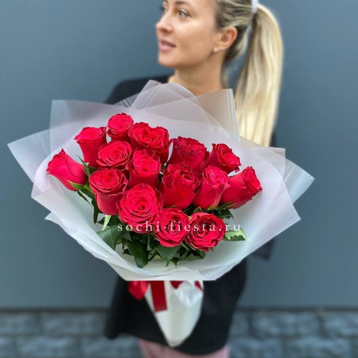 Букет из 15 красных роз  в Нижнем Новгороде