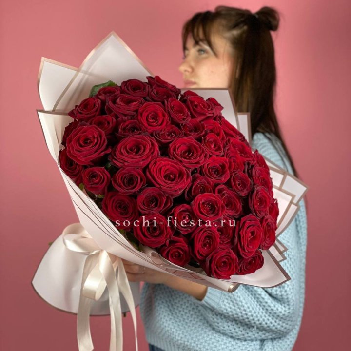 51 красная роза "Лавели" в Нижнем Новгороде