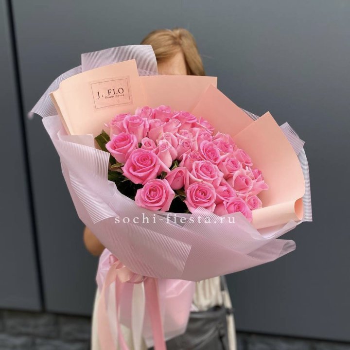 33 Розовые розы в Нижнем Новгороде