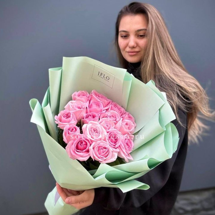 17 розовых роз в Нижнем Новгороде