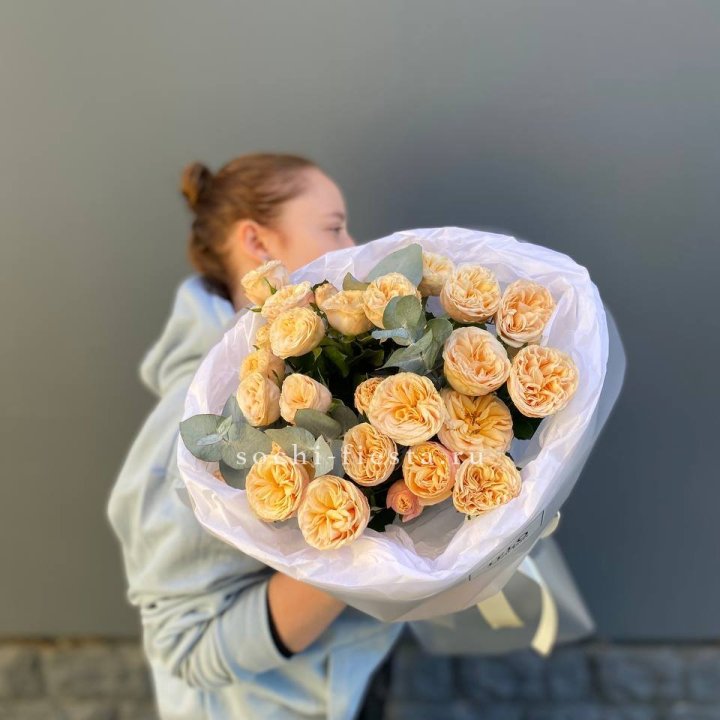 7 пионовидных роз в Нижнем Новгороде