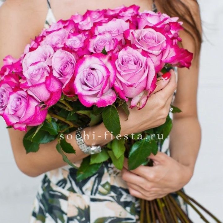 Букет высоких роз Ди перпел в Нижнем Новгороде