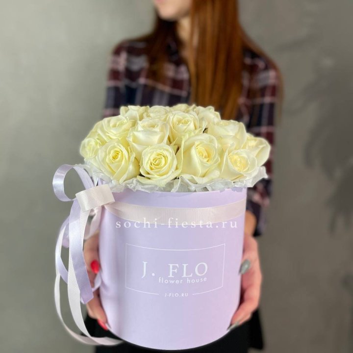 25 роз в цилиндре  в Нижнем Новгороде