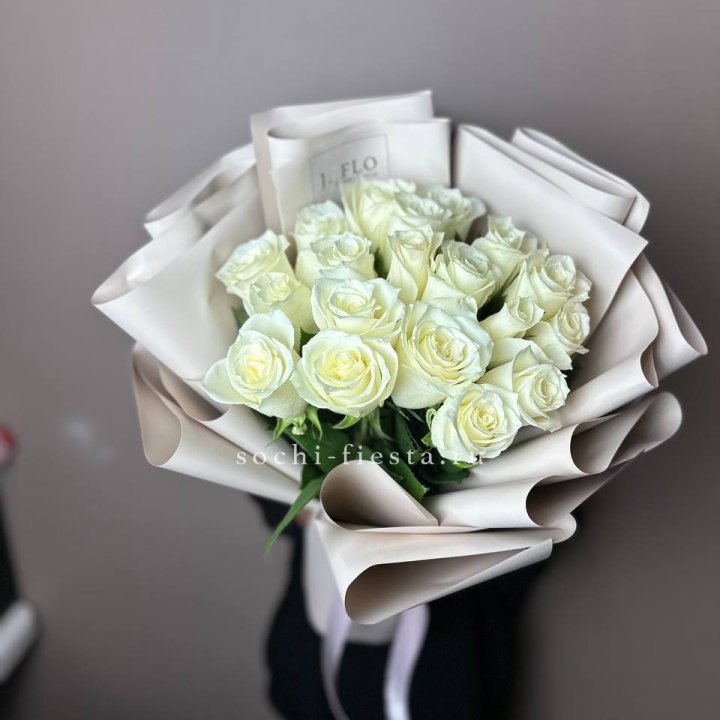 19 белых роз  в Нижнем Новгороде