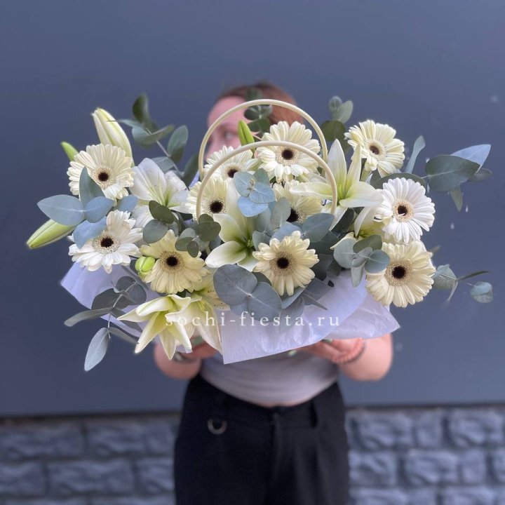 Сумочка лилии и герберы в Нижнем Новгороде
