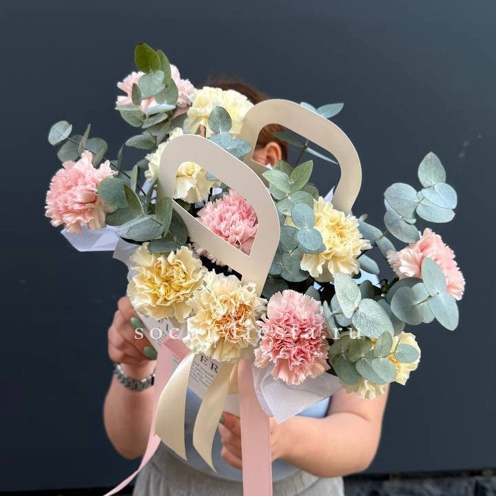 Сумочка из диантусов в Нижнем Новгороде