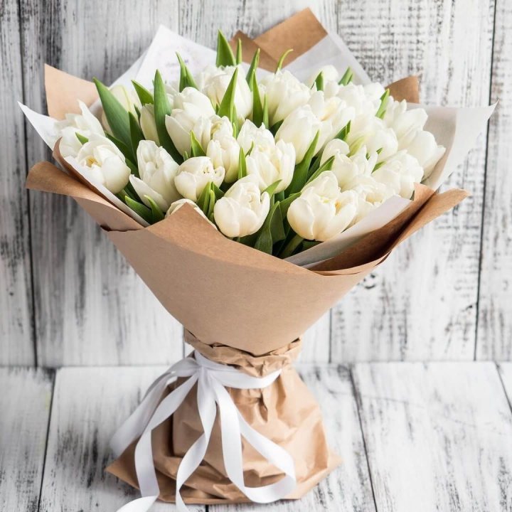 25 белых тюльпанов в Нижнем Новгороде