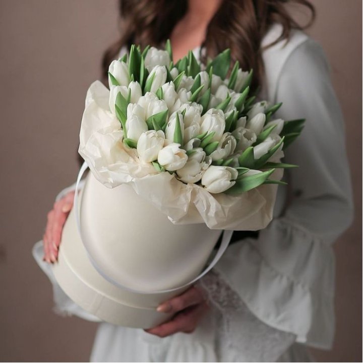 Тюльпаны в цилиндре  в Нижнем Новгороде