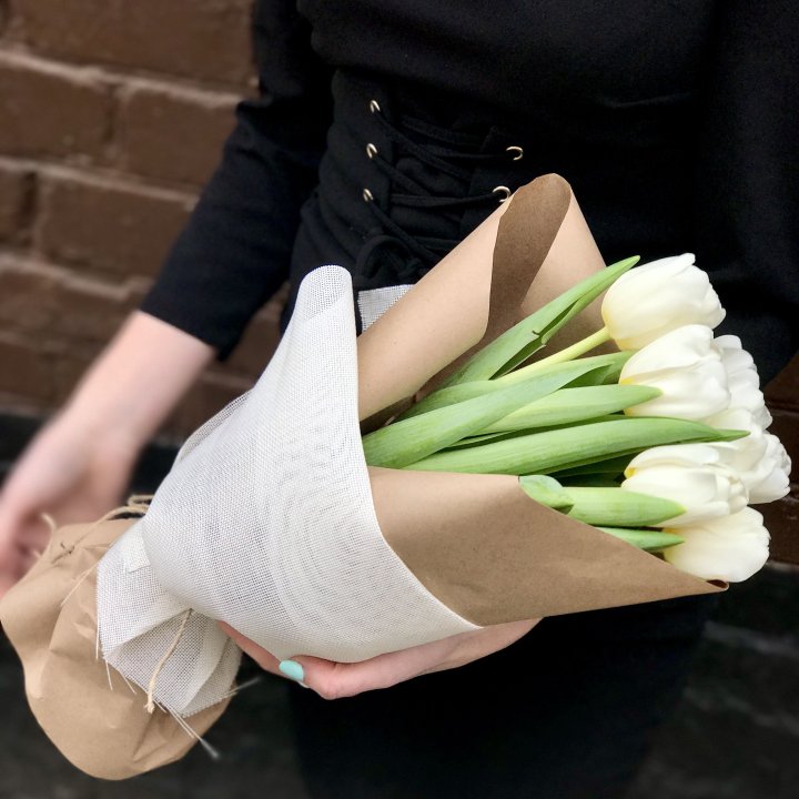 Букет белых тюльпанов в Нижнем Новгороде