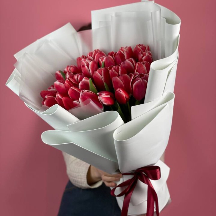 Букет красных тюльпанов в Нижнем Новгороде